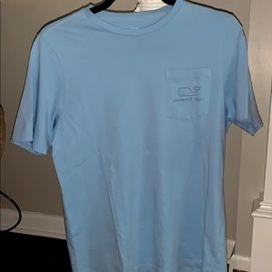 light blue short-sleeved vineyard vines top